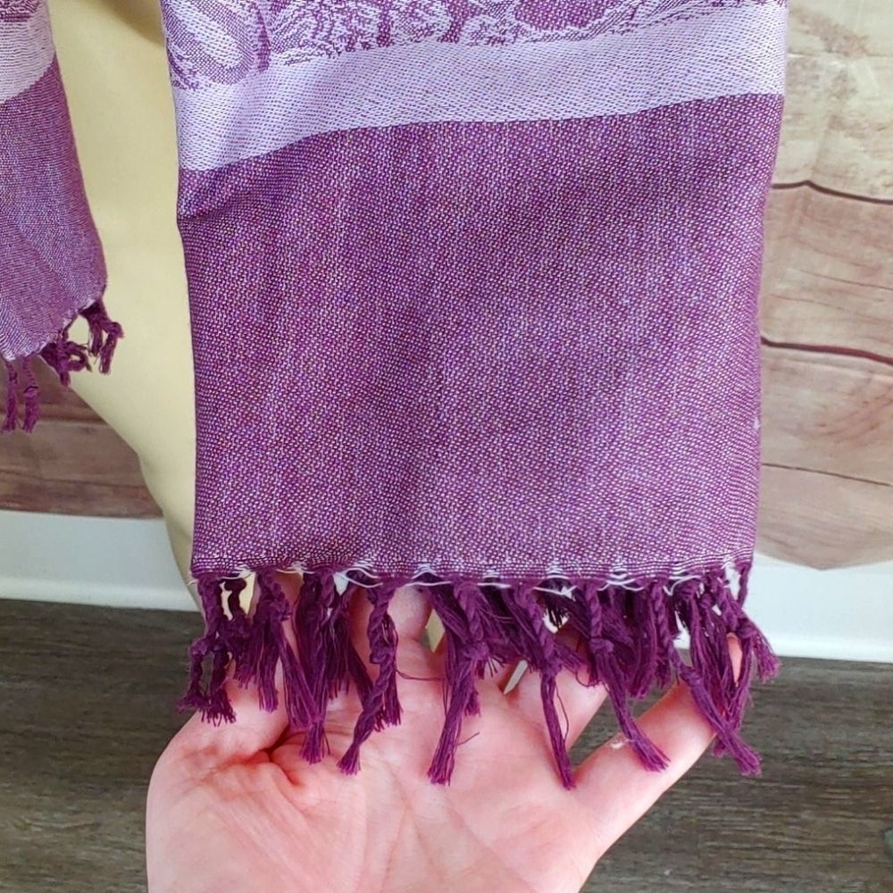 Stunning scarf ! - Picture 4 of 8